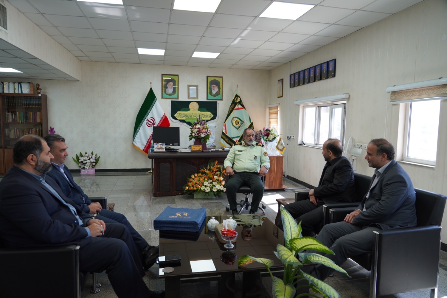 به مناسبت هفته نیروی انتظامی صورت گرفت :