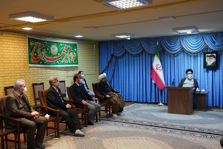  مدیرعامل شرکت برق منطقه ای آذربایجان با نماینده ولی فقیه در استان و امام جمعه تبریز دیدار کرد