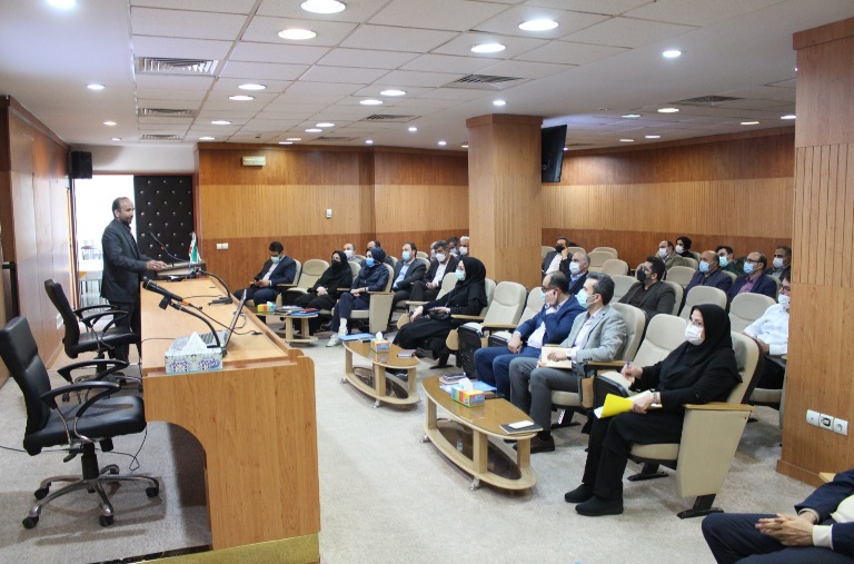 سمینار " تبیین مقررات جاری و تسهیلات قانونی در خصوص احداث نیروگاه توسط صنایع "