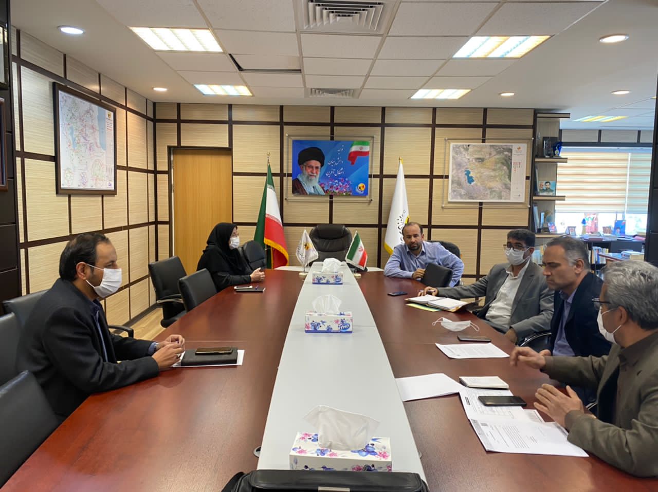 جلسه مدیر عامل شرکت برق منطقه ای آذربایجان با فرماندار چاراویماق و شرکت شهرک های صنعتی