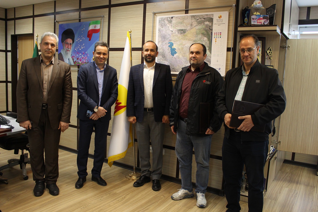 به مناسبت "روز جهانی عصای سفید" صورت گرفت: