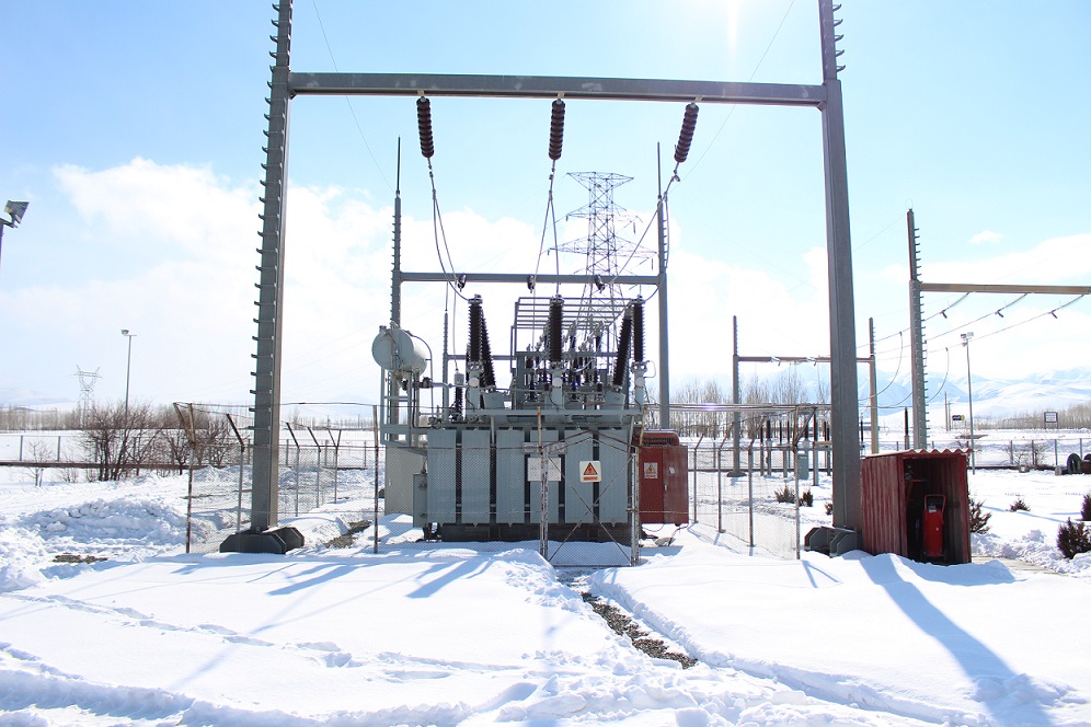 همزمان با ایام دهه مبارک فجر صورت می‌گیرد: