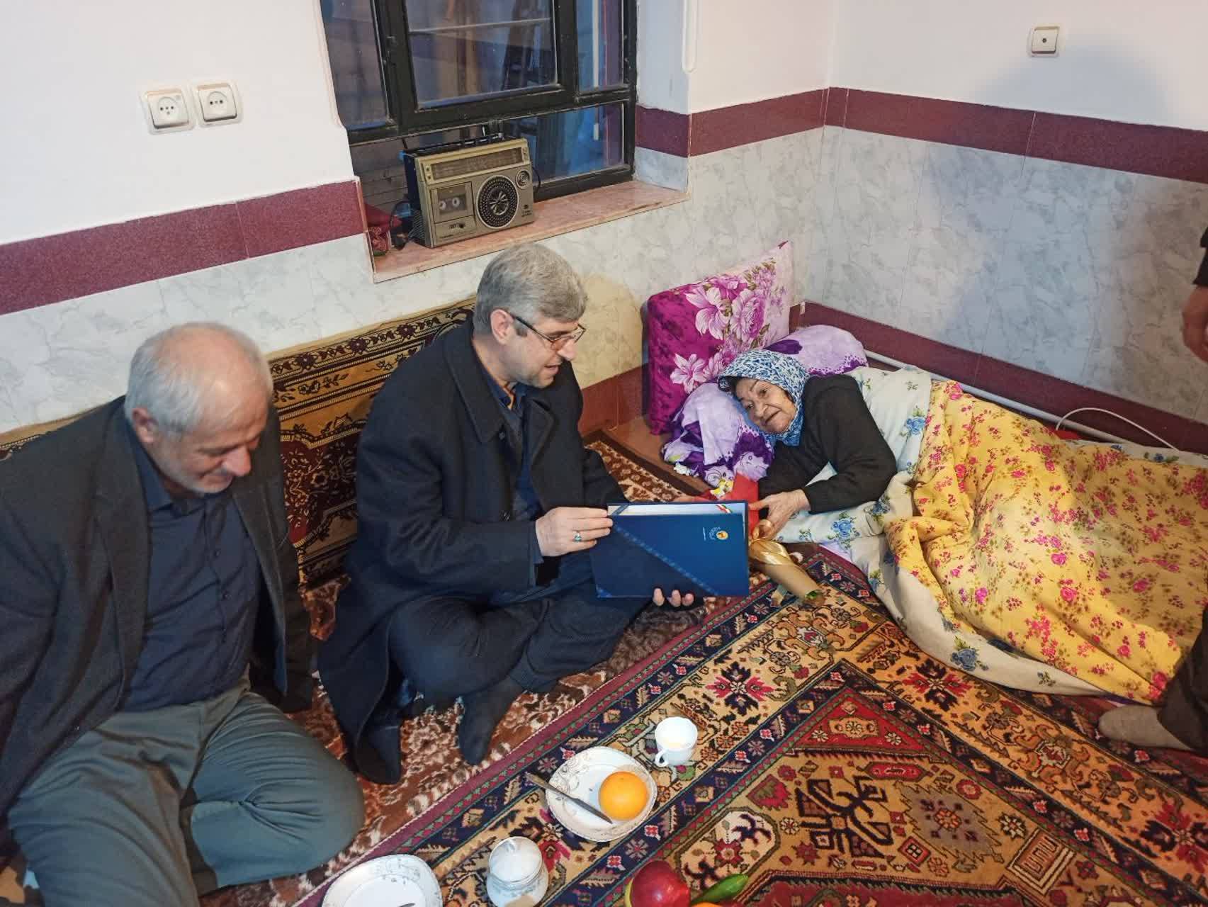 دیدار با خانواد ه محترم شهید والامقام آقای محمدیان