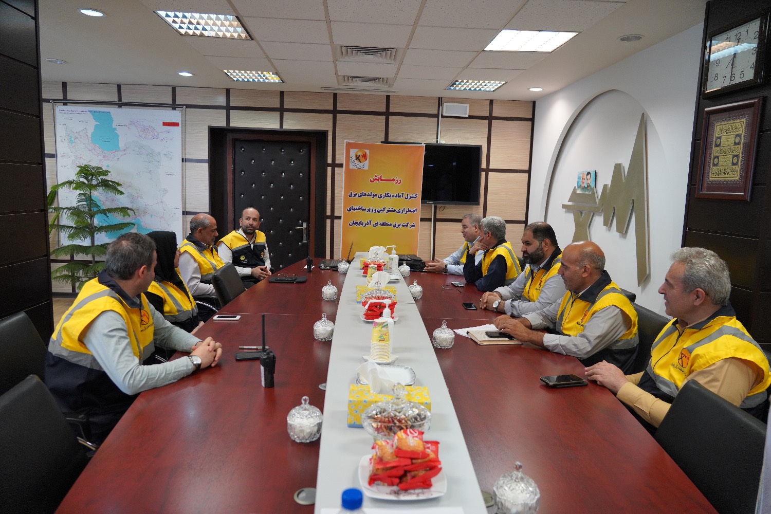 با دستور مدیرعامل شرکت برق منطقه ای آذربایجان و به طور همزمان: