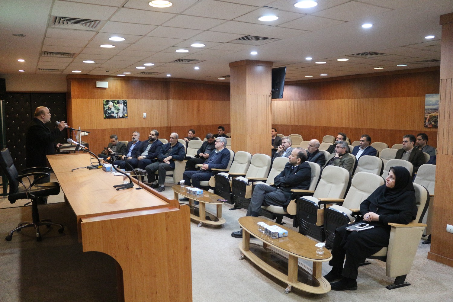 در جلسه  سخنرانی  پیرامون تبیین علل حضور حداکثری و مشارکت مردم در انتخابات 11 اسفند عنوان شد: