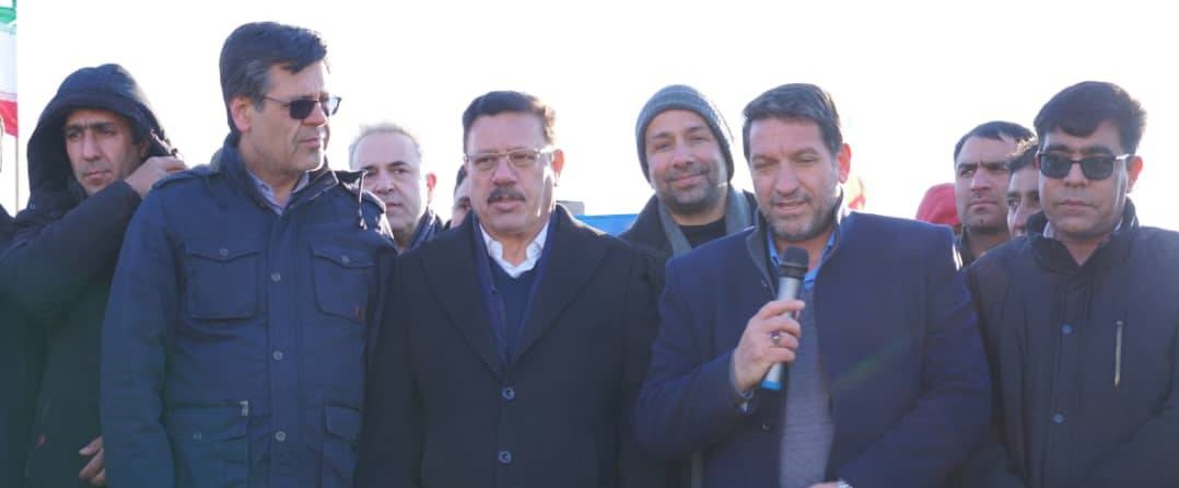 با حضور معاون انتقال و تجارت خارجی شرکت توانیر و معاون هماهنگی امور عمرانی استاندار آذربایجان شرقی صورت گرفت: