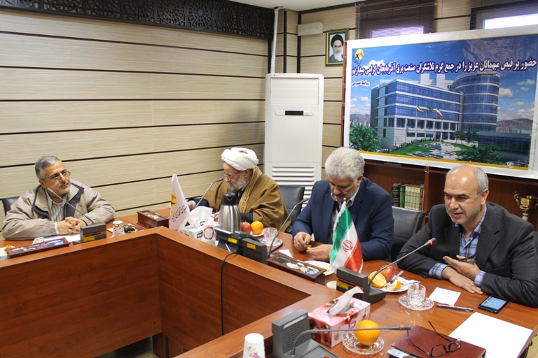 دیدار مسئول امور ایثارگران شرکت توانیر با فرزندان شاهد