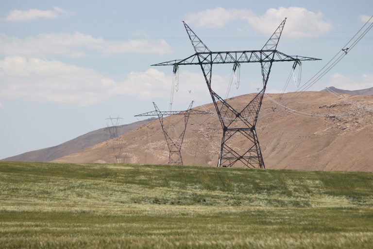 بهره برداری از ۱۵ پروژه مهم برق رسانی