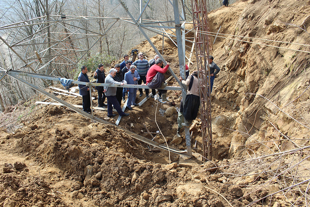 بازدید مدیرعامل از مراحل کاری دکل رضوانشهر- پره سر