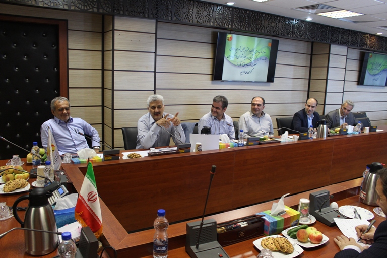 دیدار مدیران آب وبرق استان با دکتر پزشکیان