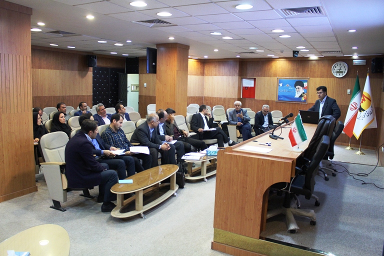 جلسه "آیین نامه ایمنی در عملیات انتقال نیروی برق"