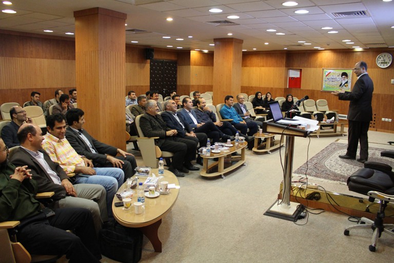 سمنیارسمینار «بکارگیری تکنولوژی روز در پستهای فشار قوی»