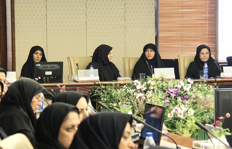 تجلیل از بانوان مخترع و مدال آور وزارت نیرو