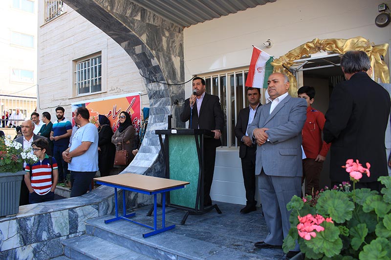 زنگ بهار علم و دانش در دبستان آزادگان تبریز توسط مدیرعامل برق آذربایجان نواخته شد