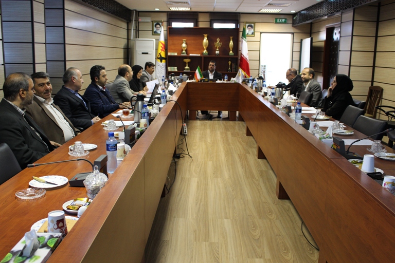 در جلسه مشترک کمیسیون عالی مصرف سنگین و کمیته وصول مطالبات برق آذربایجان بر وصول به موقع و جدی مطالبات این شرکت تاکید شد