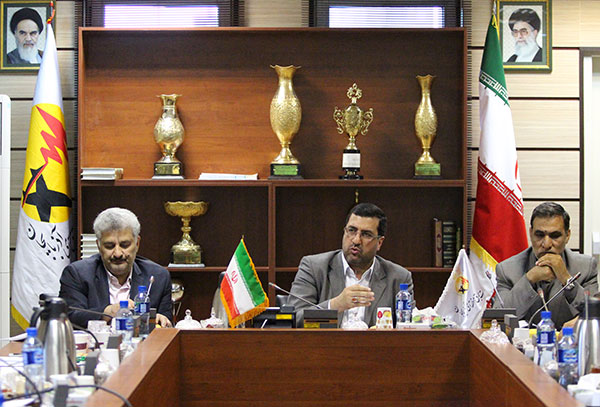 با حضور مدیران عامل و مدیران ارشد شرکت های صنعت برق  آذربایجان اولین جلسه شورای پایایی منطقه ای برق آذربایجان برگزار شد