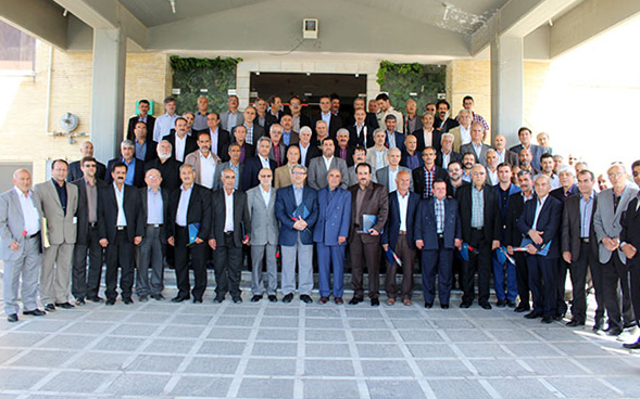 برگزاری مراسم تجلیل  از بازنشستگان و کارگران نمونه برق آذربایجان