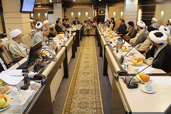 جلسه فصلی ائمه جماعات و دبیران فرهنگی صنعت آب وبرق آذربایجان شرقی برگزار شد.