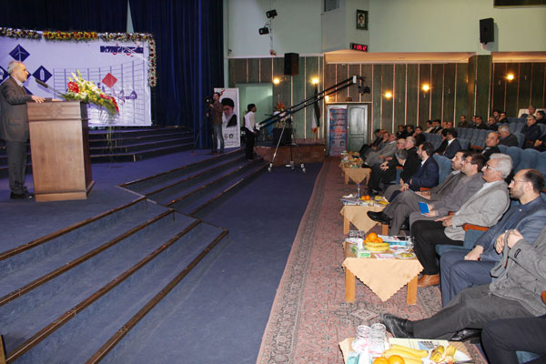 معاون وزیر نیرو در همایش صدها تن از مهندسان و نخبگان آذربایجان شرقی با رویکردانرژی و اقتصاد مقامتی: تنها با ۱۰ درصد صرفه جویی در مصرف برق ، از ۲۰ هزار میلیارد تومان هزینه دولت جلوگیری می شود