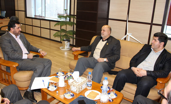 با حضور آقایان قاضی پور نماینده ارومیه در مجلس شورای اسلامی و صبوری مدیرعامل برق آذربایجان پروژه های صنعت برق در این شهر مورد بررسی قرار گرفت