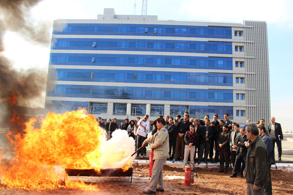 برگزاری مانور اطفای حریق در شرکت برق منطقه ای آذربایجان