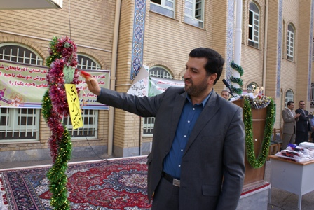 با حضور مهندس صبوری مدیر عامل شرکت زنگ دبیرستان دخترانه نمونه دولتی باقرالعلوم(ع) تبریز به صدادر آمد