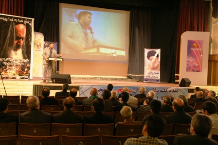 عزیمت ۲۵۰ نفر از بسیجیان و کارکنان صنعت برق آذربایجان به حرم مطهر امام خمینی (ره)