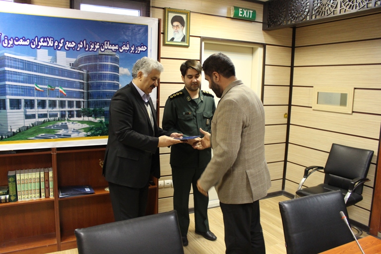 ابقا فرمانده پایگاه مقاومت برق آذربایجان و تقدیراز ایشان