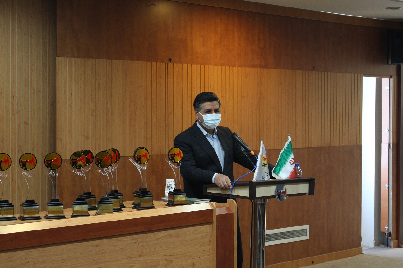 همایش تجلیل از مشرکین بزرگ صنعتی همکاری کننده در "مدیریت پیک بار تابستان ۱۴۰۰