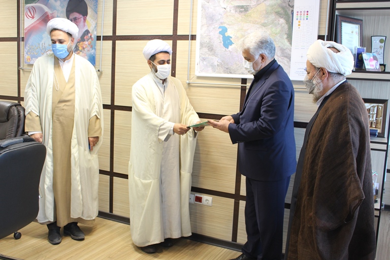 قدردانی آیت الله محسن قرائتی از مدیر عامل